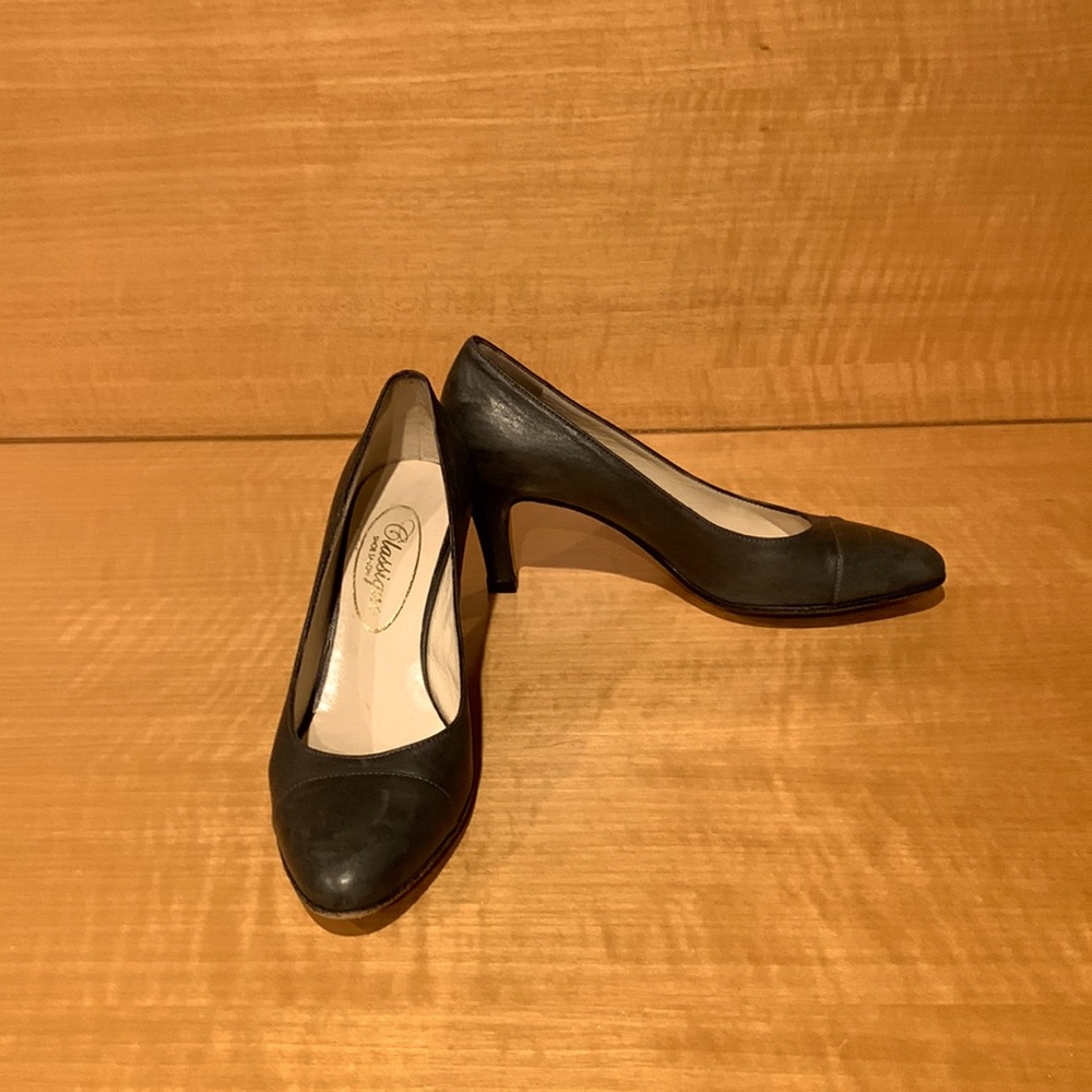 Classique Shoe Salon Grey Pumps